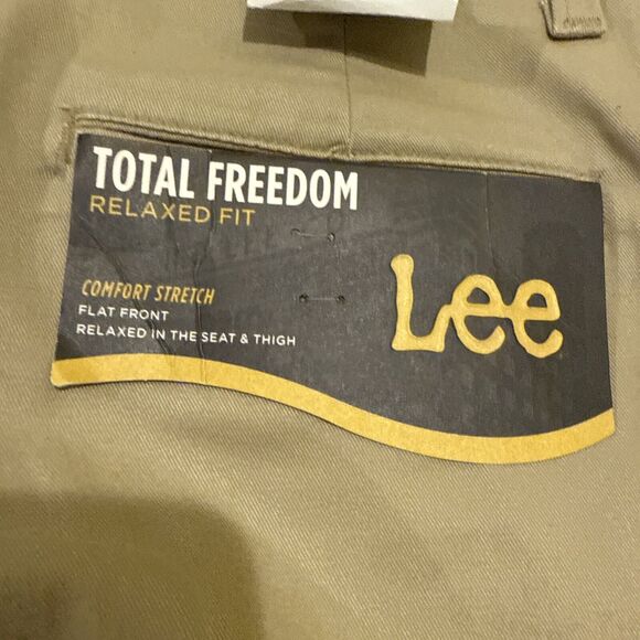 LEE Pants Mens 30x32 Chino Total Freedom Relaxed Fit Straight Khaki Stretch NWT - Picture 8 of 10
